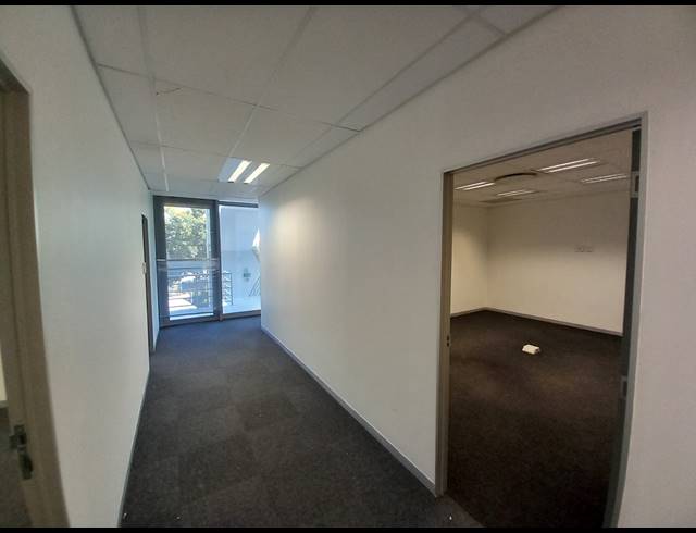 505M² OFFICE TO LET IN BRYANSTON